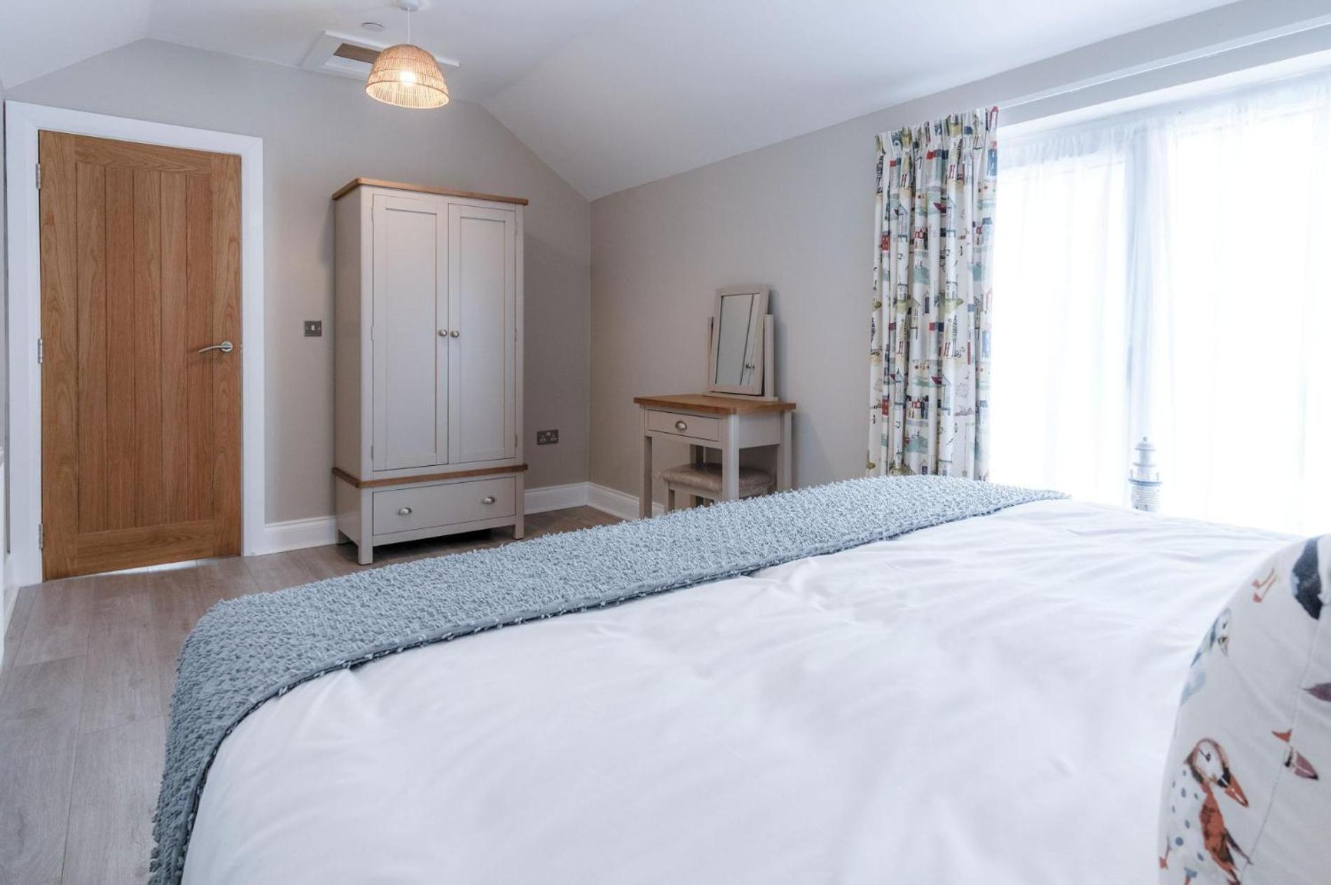 Harbour View - 2 Bedroom Apartment - 밀포드헤이븐 외부 사진