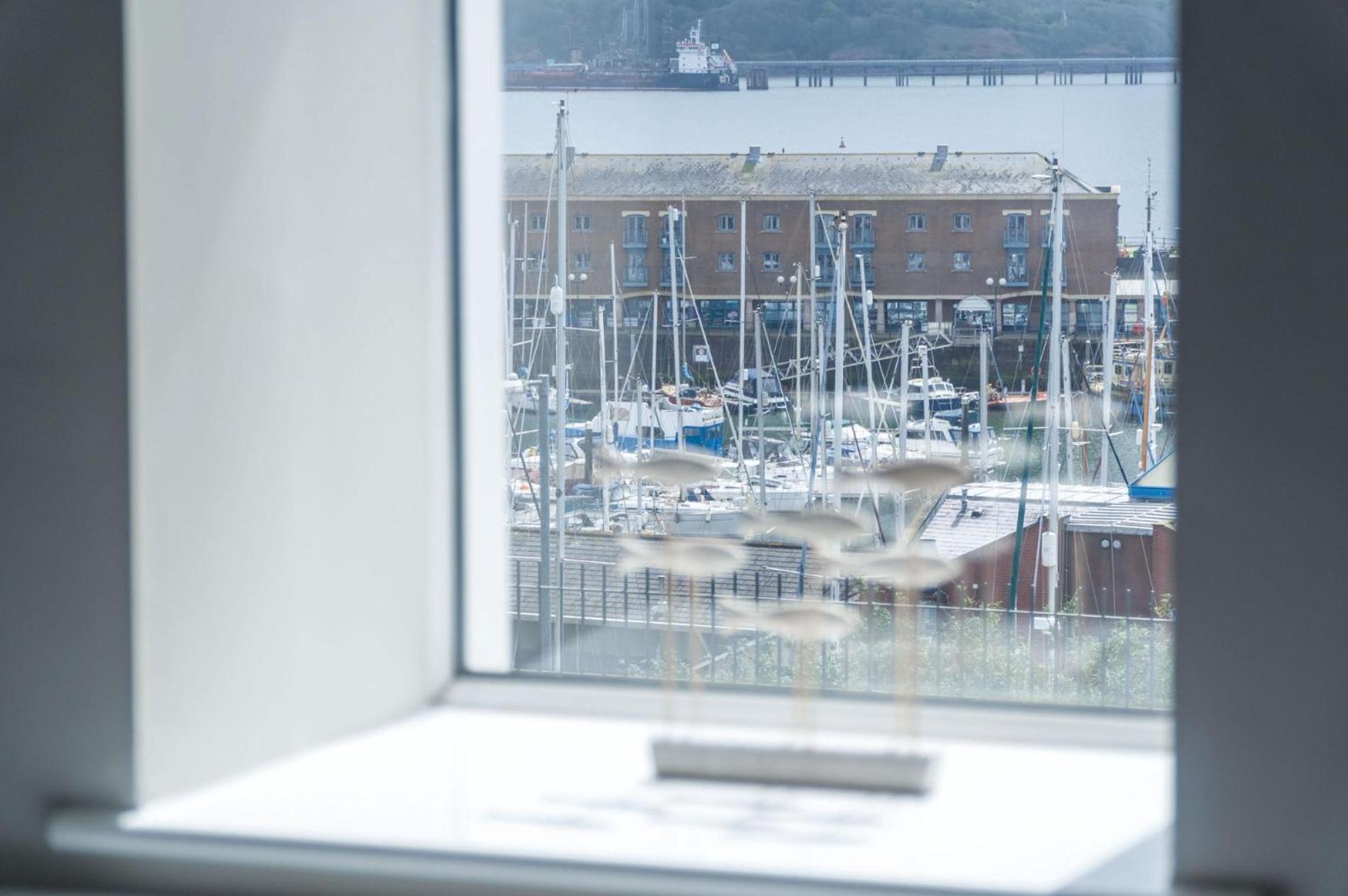 Harbour View - 2 Bedroom Apartment - 밀포드헤이븐 외부 사진