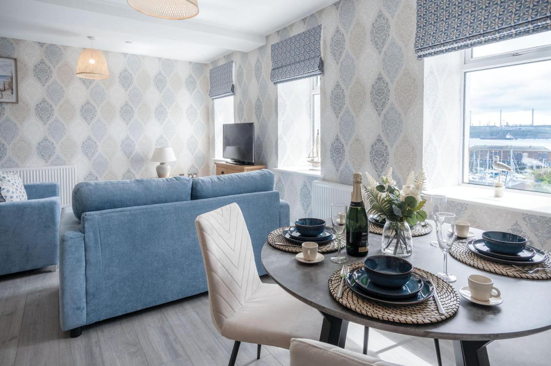Harbour View - 2 Bedroom Apartment - 밀포드헤이븐 외부 사진