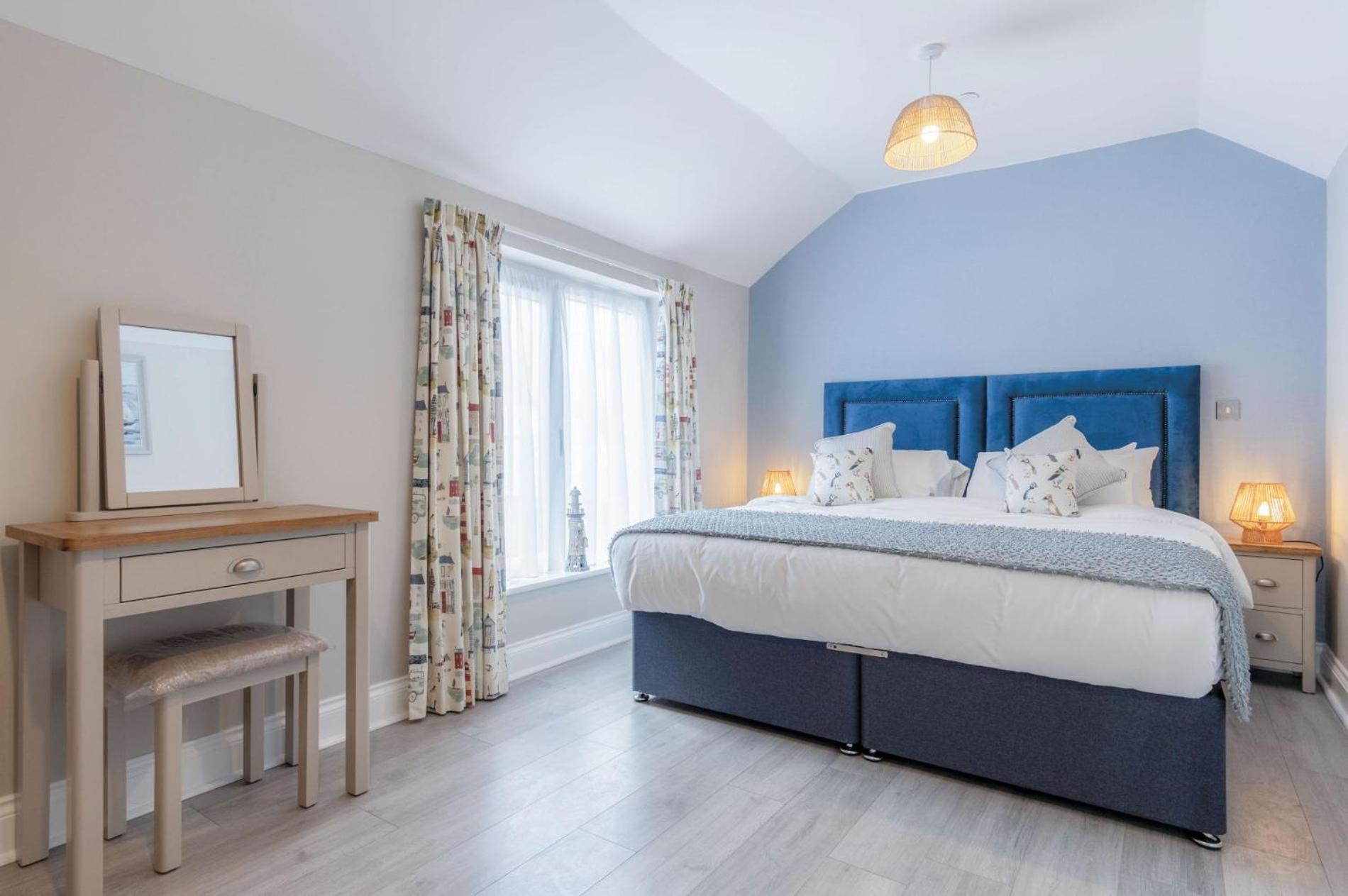 Harbour View - 2 Bedroom Apartment - 밀포드헤이븐 외부 사진